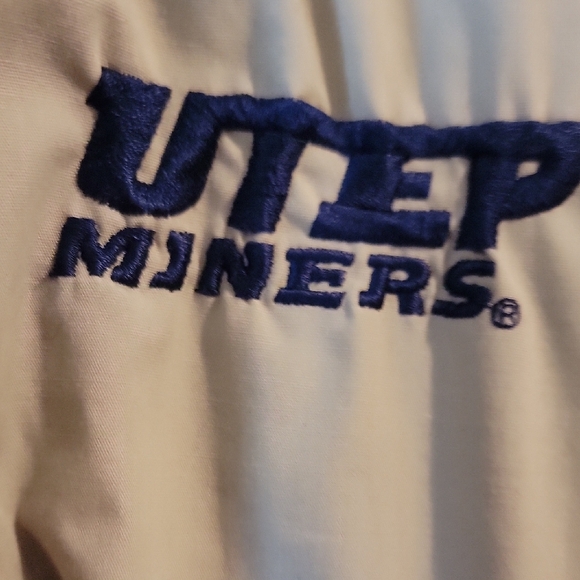 J. America Beige and Navy Windbreaker - Picture 3 of 10